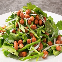 香菜と唐辛子の辛ロサラダ