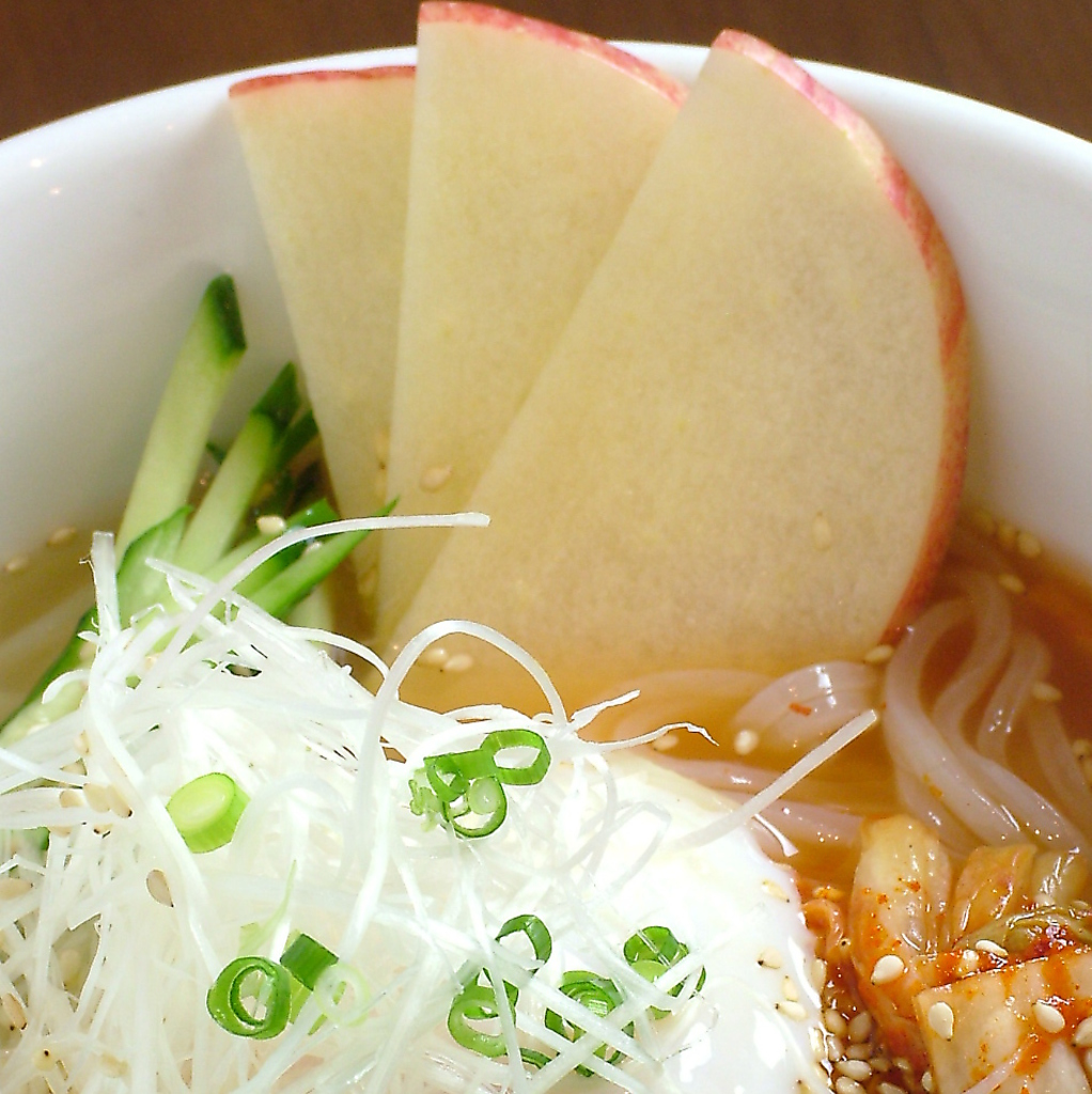 「冷麺」「石焼ビビンバ」などサイドメニューも充実しているので、お肉が苦手な子でも楽しめちゃう♪