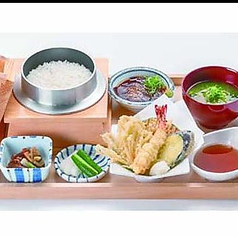 天ぷら定食 (りゅうきゅう付)