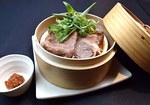 様々な和牛と野菜を使用したお料理を取り揃えています。