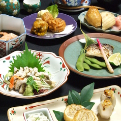 素材にこだわってお料理を作っております。