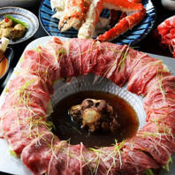 こだわりの北海道産食材を使用した、牛と羊の盛合せ鍋