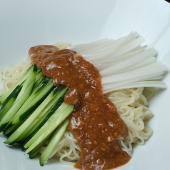 ジャージャー麺