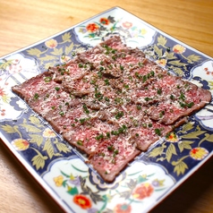 炙り和牛イチボ　山ワサビのタリアータ