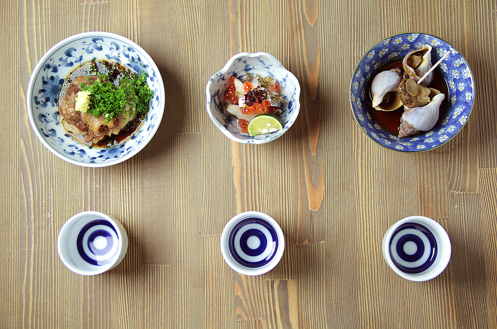 お酒のアテに・・ご飯のおかずに・・こだわりのお料理の数々がお客様をお迎えいたします。