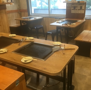 もんじゃ酒場 だしや 川崎店の雰囲気1