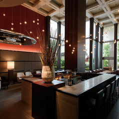 ラウンジ&バー ハカタガワの雰囲気1