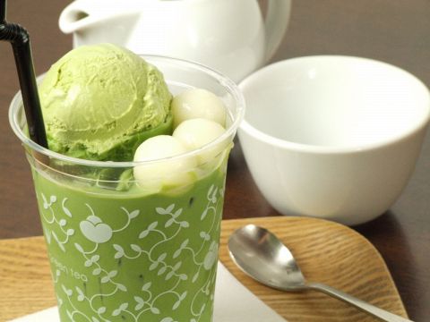 抹茶・緑茶を基本として、日本の様々な食文化を再解釈し、新しい形としてご提案します