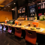 仕事帰りの一杯にも、ゆっくり楽しむ大人のデートにも最適なカウンター席です。