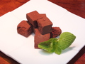 料理メニュー写真 自家製ラフロイグの生チョコレート