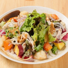 根菜と蒸し鶏のサラダ