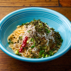 たっぷりしらすとあおさのペペロンチーノ