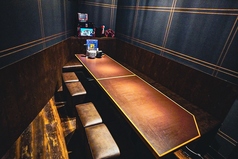 カラオケも個室でご用意があります☆ご予約で2名様からでもご利用いただけます。ご来店後でもカラオケご希望大歓迎！気軽にスタッフまで。