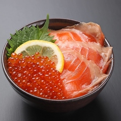 サーモンいくらハーフ丼