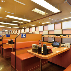 テーブル席は12卓ございます。