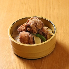 肉汁溢れるげんこつ唐揚げ