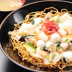 料理長のおすすめ！絶品あんかけ焼きそば。