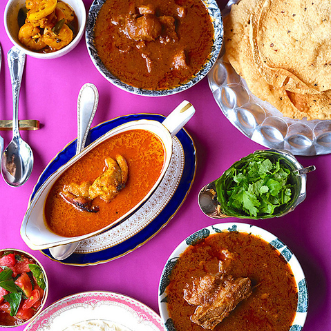 西洋・東洋の食文化にインスパイアされた調理法と食材で、心に響くスパイス料理を探求