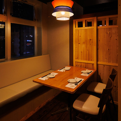 【テーブル席】女子会や会社の部署などの小規模のご宴会におすすめのお席。周りを気にせず、ゆったりと過ごせる完全個室です。