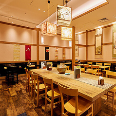 ご宴会の際などにはテーブルをつなげて、14名様までご案内が可能です。