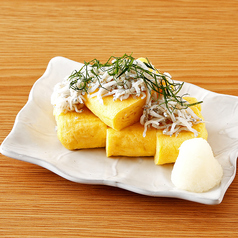 こだわりのだし巻き玉子焼き　大葉しらすのせ