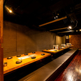 【３～８名】総席数<85席>の広々とした店内は、レイアウトも自由自在！2名様～団体様までご案内可能！貸切でのご予約も承っておりますので、お気軽にお問い合わせください。飲み放題付のお得なプランも多数ご用意しております。
