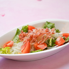 新玉ねぎと桜エビのサラダ