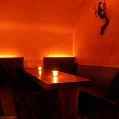 店内奥に位置するBOX型の半個室席は、5名様から8名様までご利用いただけます◎プライベートな空間で、ゆったりと会話を楽しみながらお食事をお楽しみください。ビジネスシーンや特別な会食にも最適です♪