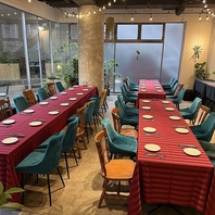 貸切もできる、落ち着いたビストロ空間