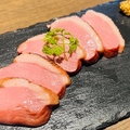 料理メニュー写真&nbsp;炙り鴨ロース　香ばしマスタード添え
