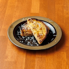 飴色玉ねぎとベーコンのキッシュ