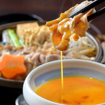 看板商品は純系名古屋コーチンのお肉も、卵も楽しめる鶏すき鍋