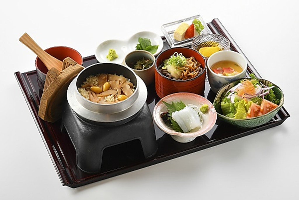 こだわりぬいた四季折々の食材を使ったランチ！
