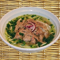 本格ベトナム料理を堪能できます。