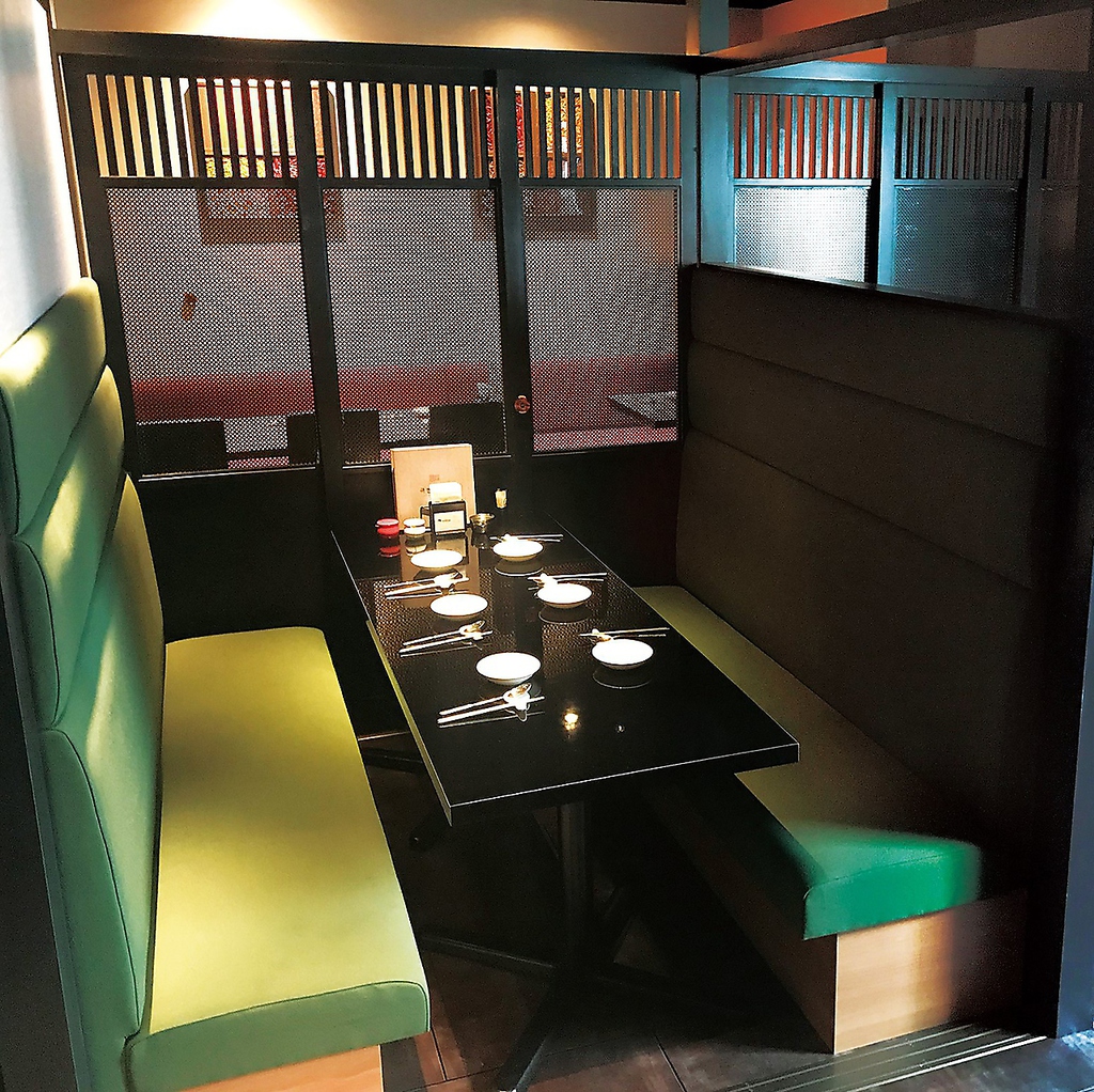 【半個室のソファボックス席】2～6名様までのおこもり席！女子会やデートにピッタリです！