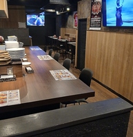 店内モニター2台視聴出来るカウンター席