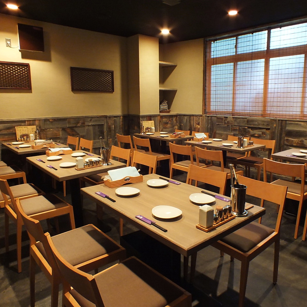 店内奥は最大30名様までの仕切られたパーティースペースをご用意！会社宴会・仲間内のお集まり等に♪