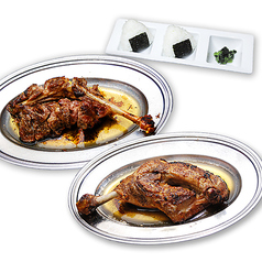 〆まで完璧！骨付鳥と塩むすびセット