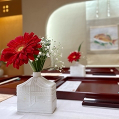 お座敷の席はお顔合わせにもぴったり。不安な点がありましたら女将がサポートいたしますので、まずはお気軽にお電話等でご相談ください。