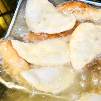 にんにく不使用の手包み餃子は何個でも食べられちゃう♪