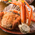北海道より直送された新鮮な蟹をさっと茹でました。 素材本来の味をお楽しみくださいませ。