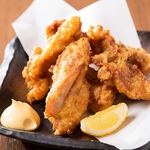 看板メニューも鶏づくし♪串焼き以外にも唐揚げや丼物などをご用意。ぜひご賞味ください♪