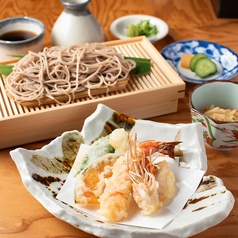 お蕎麦とのセット、天ぷらそば御膳もお重にいたします