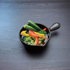 【種類豊富◎】鉄板料理からおばんざいまで◆島野菜や旬の食材を使用したアレンジ料理の数々の写真