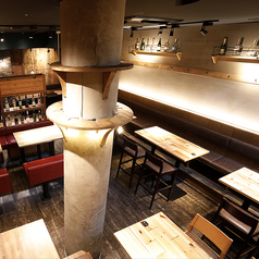 期間限定でお得なクーポンフェア開催中！生ビール付飲み放題1000円！幹事特典などございます！お得な飲み放題付きコースは平日限定で全3時間の飲み放題付き！週末も2時間飲み放題付きです♪チーズと肉のおしゃれ空間「Mikawa」豊橋の隠れ家スポットで飲みましょう！！