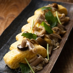 たっぷりきのこ出汁餡掛けの出汁巻き玉子