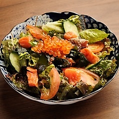 本日のぶつ切り鮮魚の海鮮サラダ