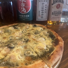 エビとオリーブバジルピザ