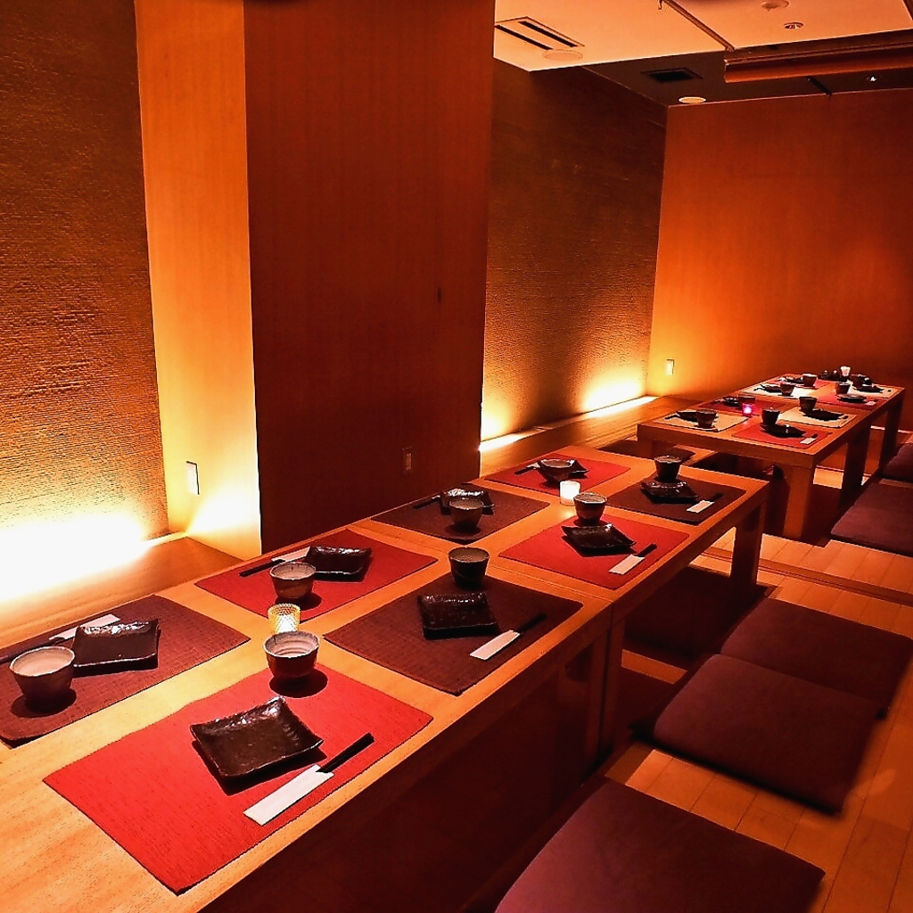 和の情緒溢れる個室掘りごたつ最大宴会20名まで可能です。大小さまざまなシーンでご利用ください。