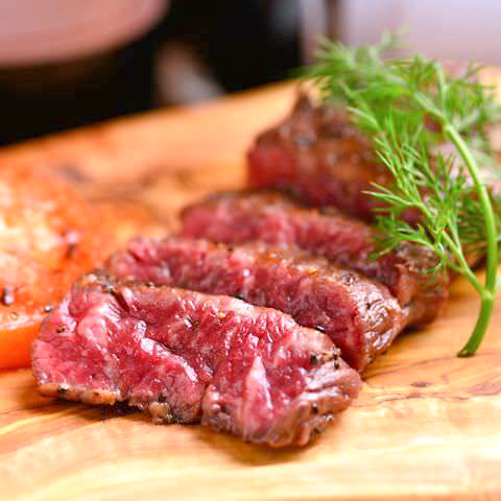 ばくのお肉料理はどれも絶品間違いなしです◎各種ご宴会に是非ご賞味ください！